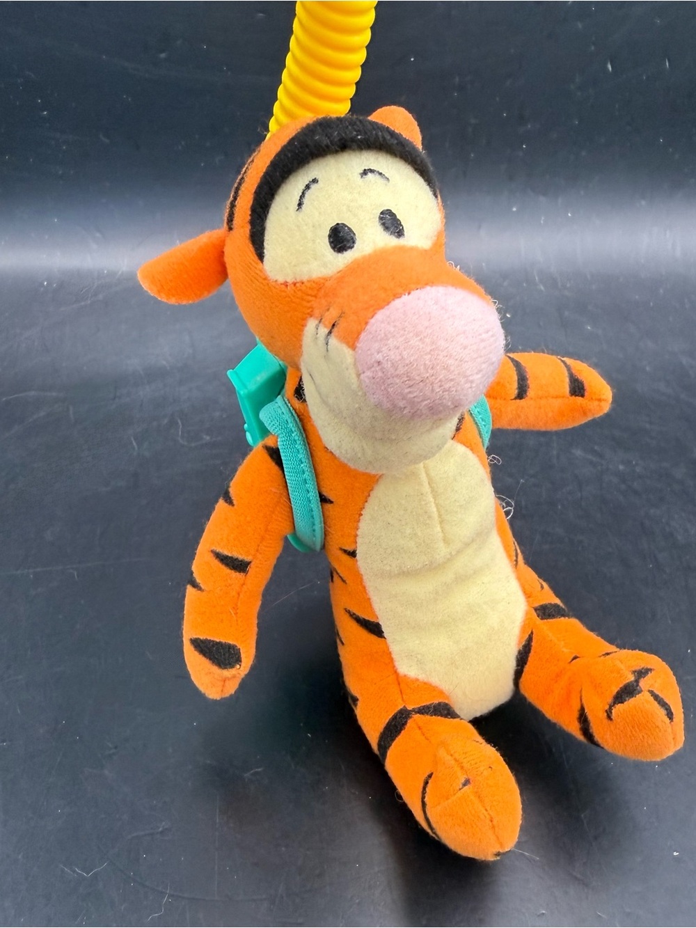 Vintage 2000 Fisher Price Winnie the Pooh Backpack Bouncer - Plush Tigger Clip - Picture 6 of 14